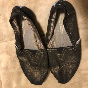 Black & gold Toms
